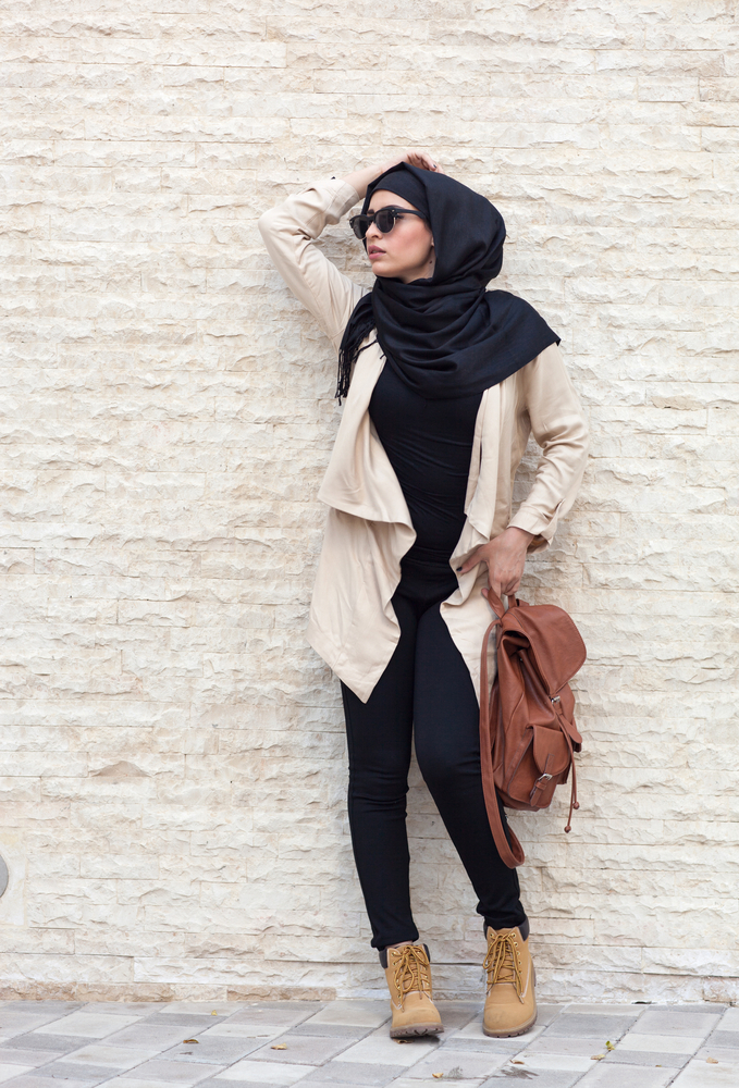 Girl,In,A,Black,Headscarf,And,Sunglasses,In,Dubai,Marina